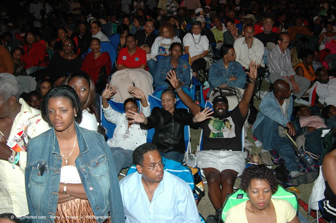 Saturday Night Jazz & Blues Goers - Air Jamaica Jazz & Blues Festival 2006 - The Art of Music - Cinnamon Hill Golf Club - Rosehall Resort & Country Club, Montego Bay, Jamaica W.I. - Thursday, Saturday 28, 2006 - Negril Travel Guide, Negril Jamaica WI - http://www.negriltravelguide.com - info@negriltravelguide.com...!