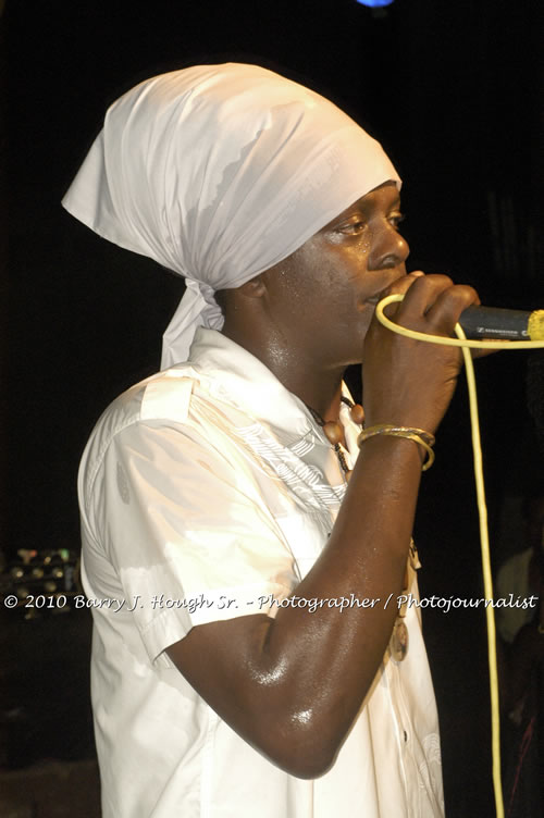 Richie Spice - Live In Concert - One Love Reggae Concert Series 09/10 @ Negril Escape Resort and Spa, January 19, 2010, One Love Drive, West End, Negril, Westmoreland, Jamaica W.I. - Photographs by Net2Market.com - Barry J. Hough Sr, Photographer/Photojournalist - Negril Travel Guide, Negril Jamaica WI - http://www.negriltravelguide.com - info@negriltravelguide.com...!