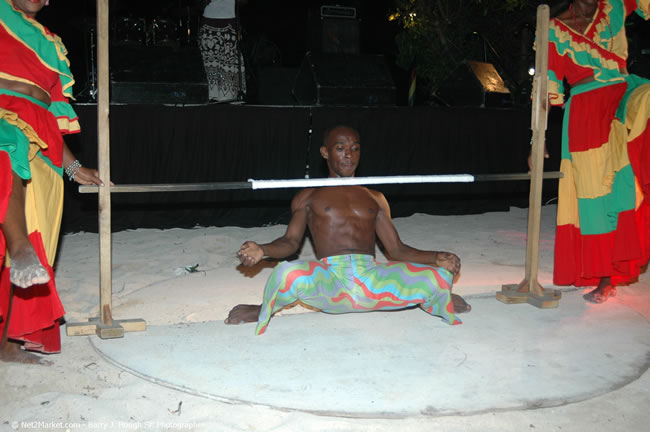 Half Moon Resort Party - Virgin Atlantic Inaugural Flight To Montego Bay, Jamaica Photos - Sir Richard Branson, President & Family, and 450 Passengers - Party Royal Pavillion at Half Moon Resort, Montego Bay, Jamaica - Monday, July 3, 2006 - Negril Travel Guide, Negril Jamaica WI - http://www.negriltravelguide.com - info@negriltravelguide.com...!